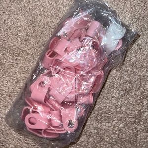 SHEIN Hanger Connector Hooks 29 pcs Pink 1 pc White